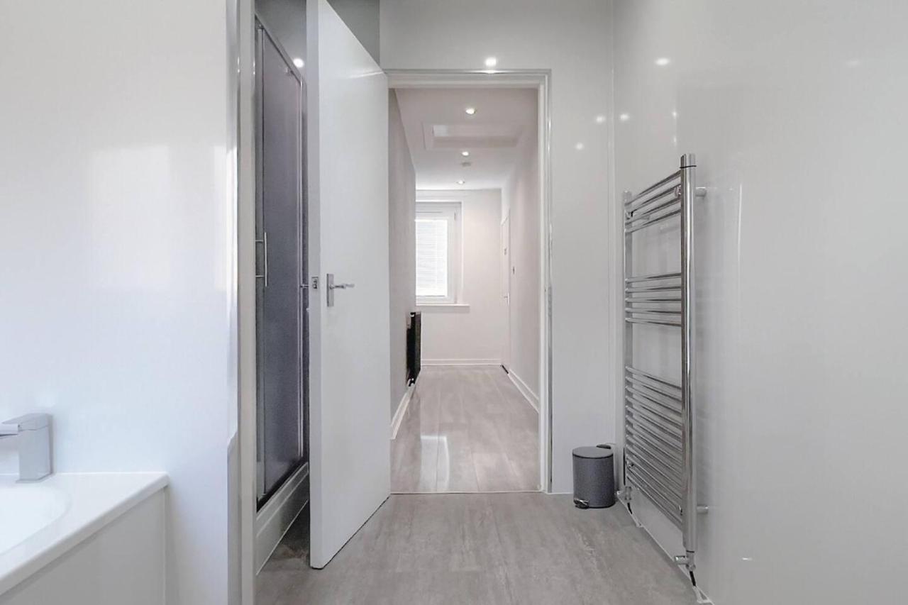 Stunning Luxury Apartment Near Motherwell Wishaw  Exterior foto